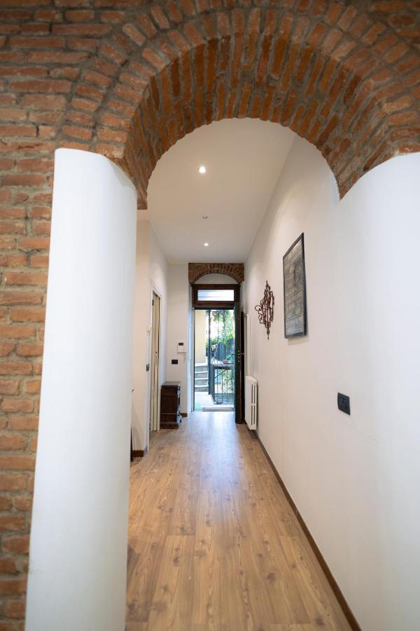 The Red Bricks Home - San Babila Area ミラノ エクステリア 写真
