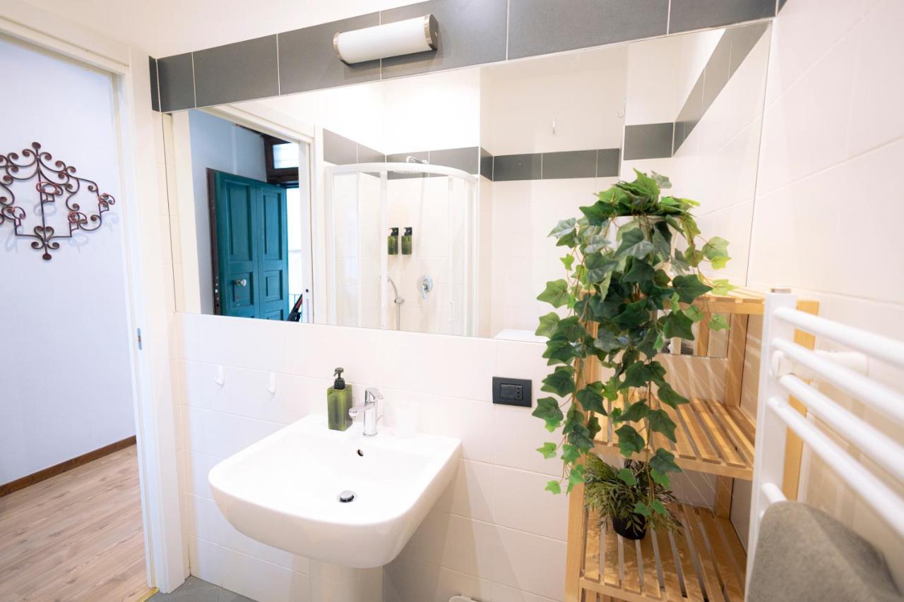 The Red Bricks Home - San Babila Area ミラノ エクステリア 写真