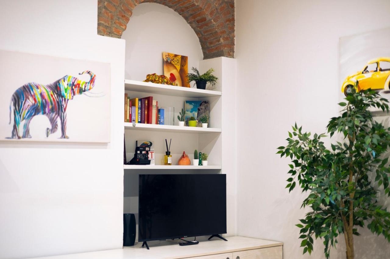 The Red Bricks Home - San Babila Area ミラノ エクステリア 写真